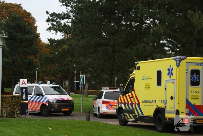 Personeelslid neergestoken in psychiatrisch centrum