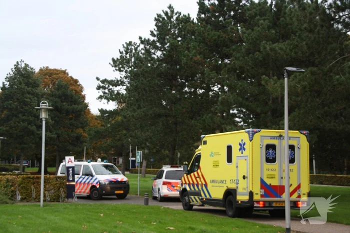 Personeelslid neergestoken in psychiatrisch centrum