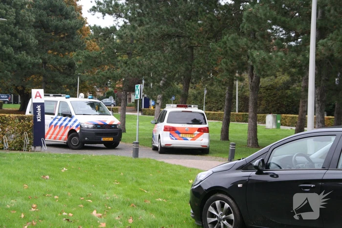 Personeelslid neergestoken in psychiatrisch centrum
