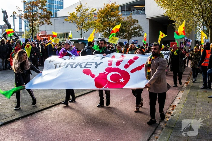 Acht aanhoudingen bij demonstratie van Koerden