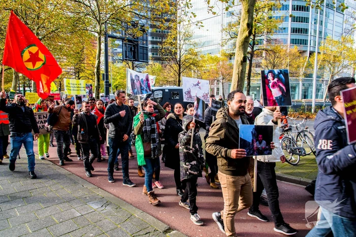Acht aanhoudingen bij demonstratie van Koerden
