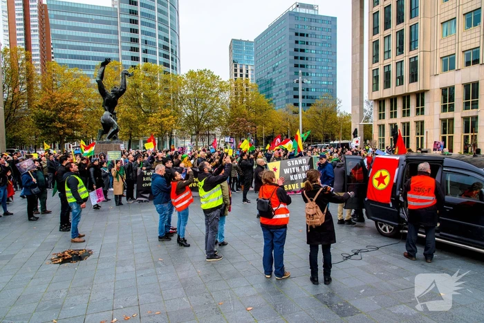 Acht aanhoudingen bij demonstratie van Koerden