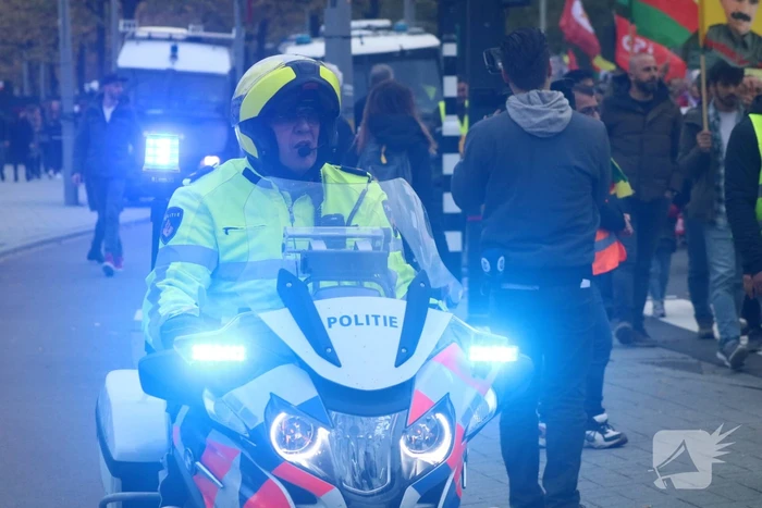 Acht aanhoudingen bij demonstratie van Koerden