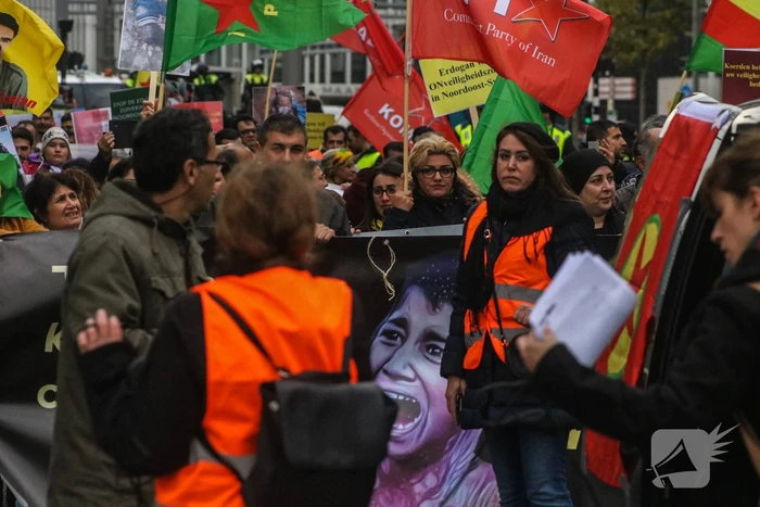 Acht aanhoudingen bij demonstratie van Koerden