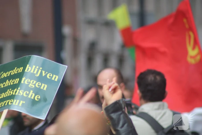 Acht aanhoudingen bij demonstratie van Koerden