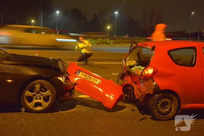 Flinke schade bij kop-staart aanrijding op snelweg