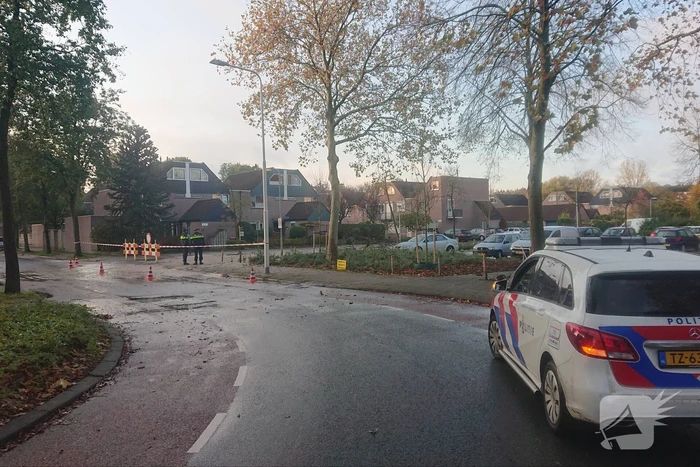Enorm sinkhole ontstaan in woonwijk Veldhuizen