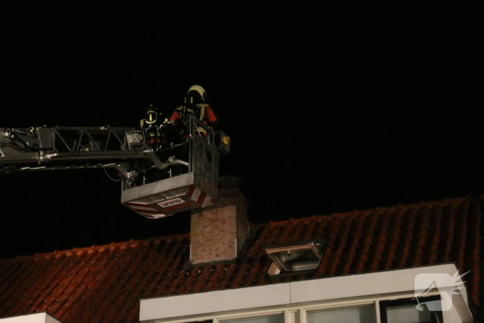 Fikse rookontwikkeling bij schoorsteenbrand