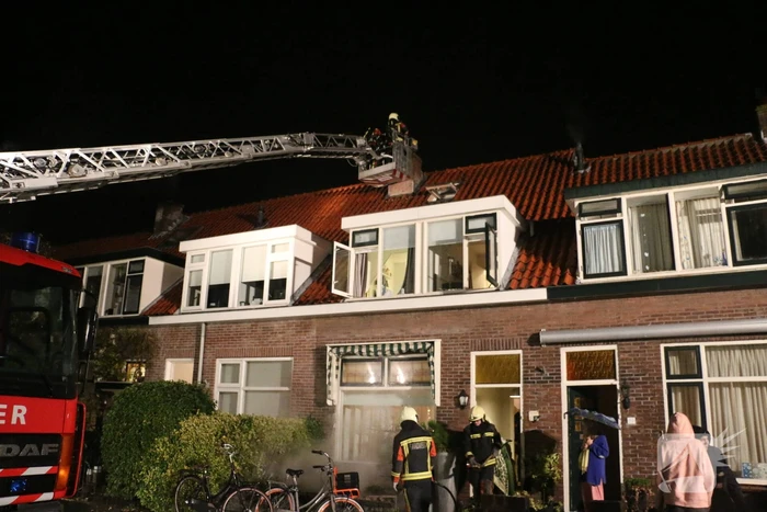 Fikse rookontwikkeling bij schoorsteenbrand