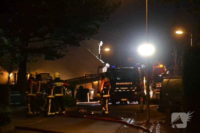 Dak van kerk vat vlam bij werkzaamheden
