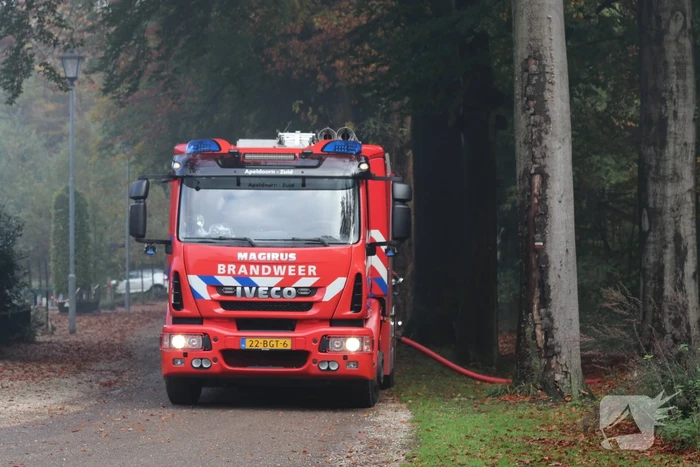 Veel rook bij flinke brand in houtbedrijf