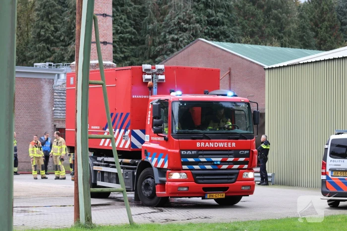 Veel rook bij flinke brand in houtbedrijf