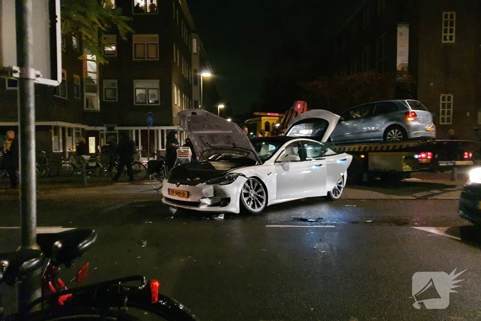Tesla total-loss na aanrijding