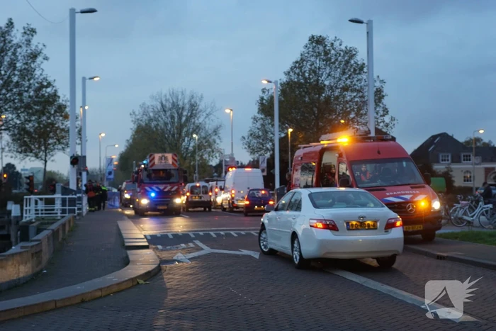 Zoektocht naar eigenaar verlaten scootmobiel op brug