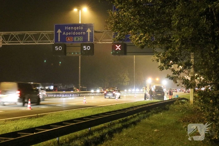 Auto rijdt vangrail in