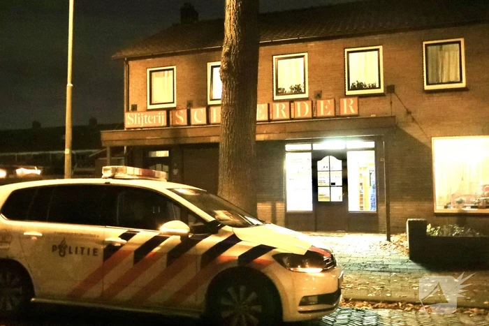 Overval op slijterij, politie doet onderzoek
