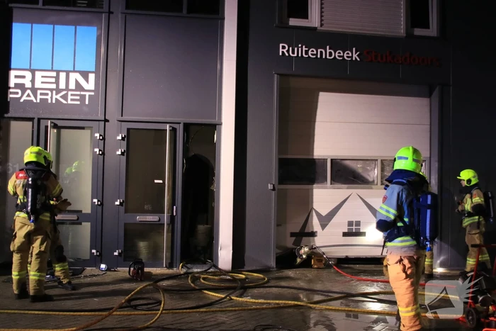 Brand in loods van stucadoorsbedrijf