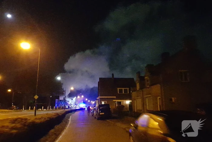 Twee woningen ontruimd na uitslaande brand in atelier