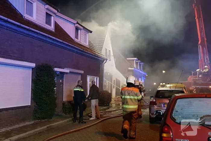Twee woningen ontruimd na uitslaande brand in atelier