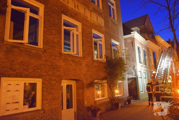Kaars zorgt voor brand in woning