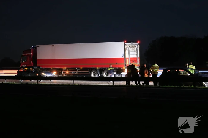 Flinke file na aanrijding met vrachtwagen