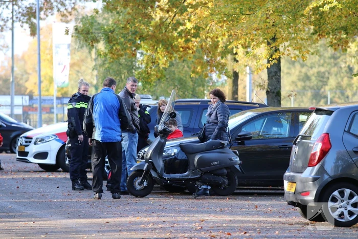 Scooterrijder aangereden op parkeerplaats