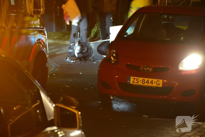 Auto scooter maaltijdkoerier