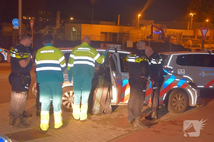 Politie haalt dronken scooterrijder uit sloot