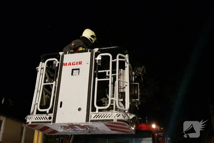 Schade na blikseminslag in dak van woning