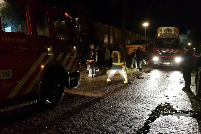 Schade na blikseminslag in dak van woning
