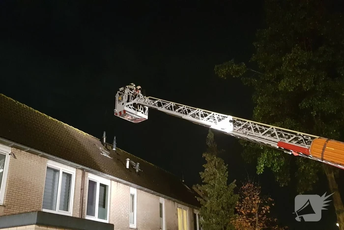 Schade na blikseminslag in dak van woning