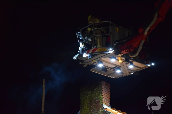 Brand in schoorsteen snel geblust