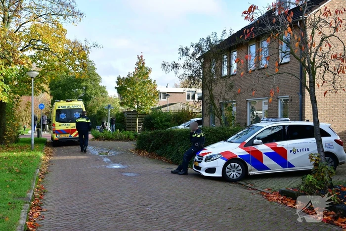 Twee fietsster botsen op fietspad