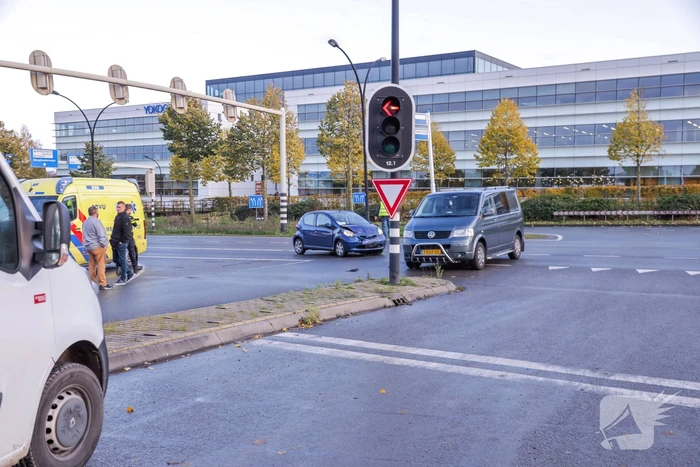 Automobiliste gewond na botsing met bestelbus in Vathorst