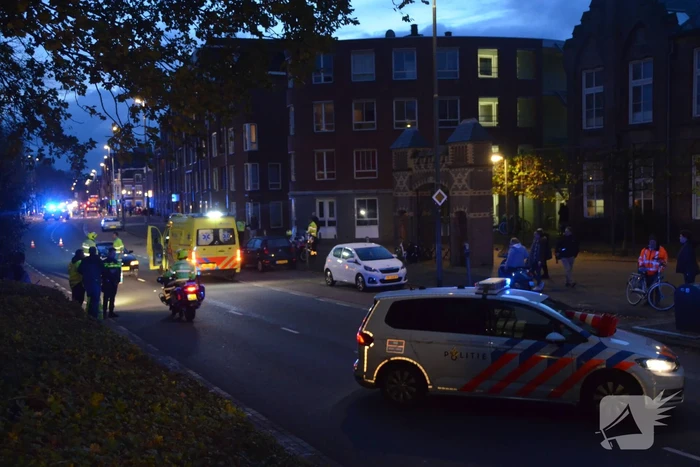 Fietser zwaargewond na aanrijding met auto