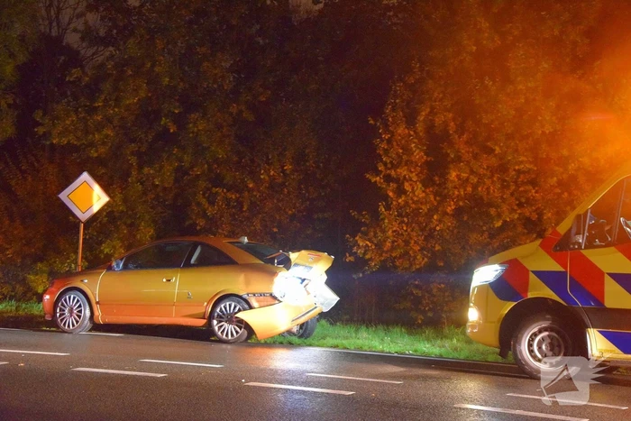 Vier personenautos met elkaar in botsing