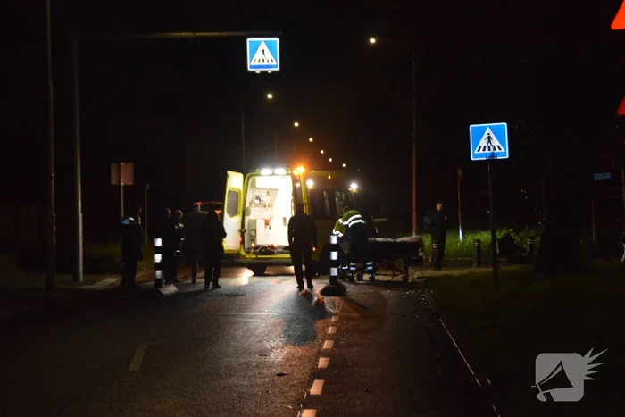 Fietser geschept door personenauto