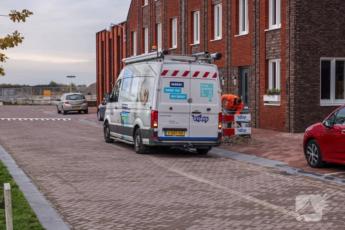 Loszittende afsluiter in nieuwbouwstraat zorgt voor waterlekkage
