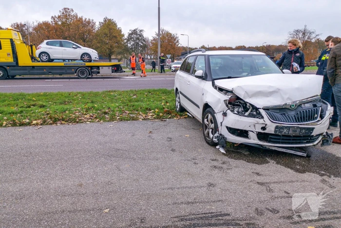 Flinke ravage bij aanrijding op kruising