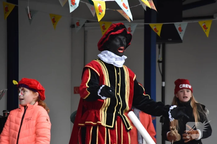 Gemoedelijke sinterklaas intocht Schiebroek