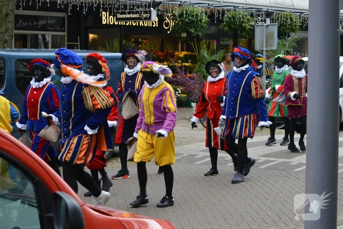 Gemoedelijke sinterklaas intocht Schiebroek