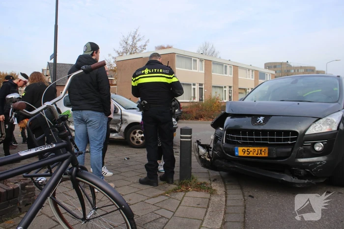 Flinke schade en gewonde na aanrijding