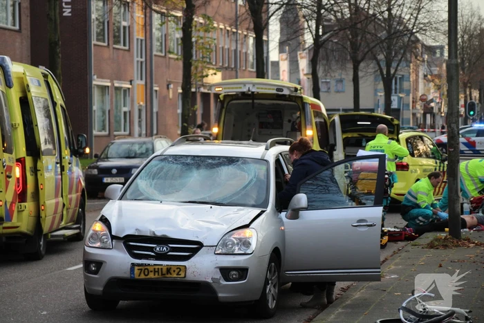 Meerdere fietsers gewond na aanrijding met auto