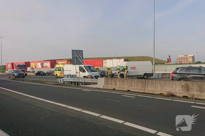 Bestelbus knalt frontaal op RIMOB