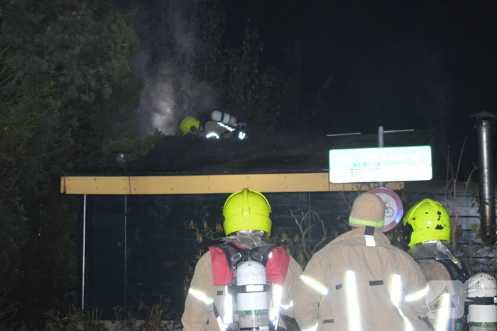 Tuinhuisje verwoest na brand