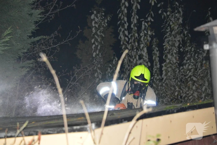 Tuinhuisje verwoest na brand