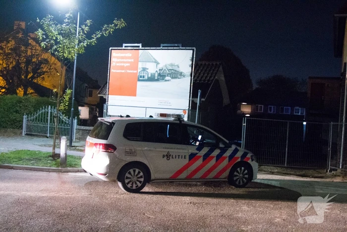 Politie onderzoek verdachte situatie op bouwplaats