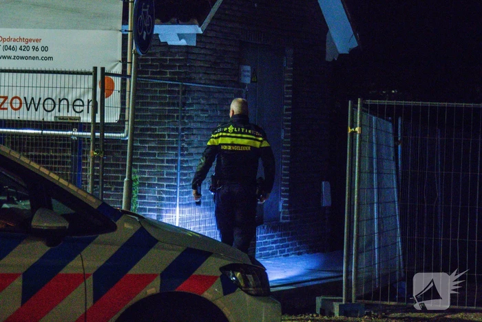 Politie onderzoek verdachte situatie op bouwplaats