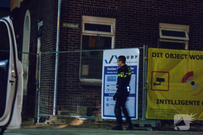 Politie onderzoek verdachte situatie op bouwplaats