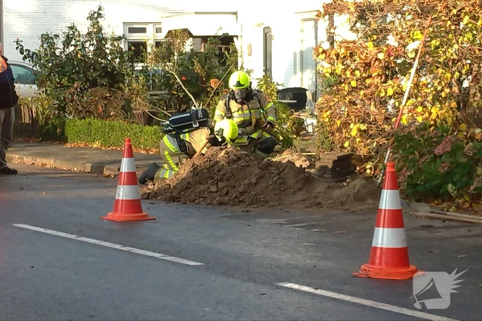 Straat afgezet door gaslek na graafwerkzaamheden